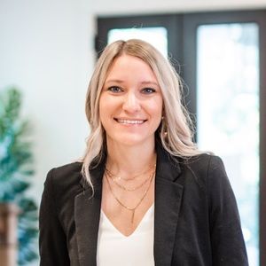 Meet your Posher, Casey